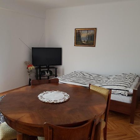 Mieszkanie W Centrum Krakowa Экстерьер фото